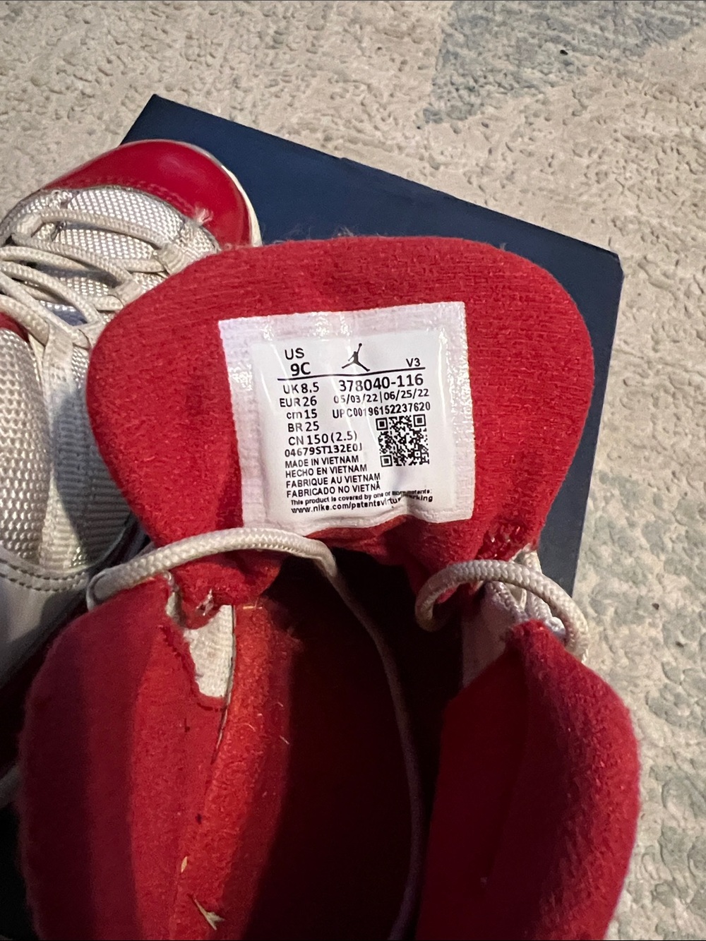 Jordan 11 Retro sz 9C - Picture 8 of 9